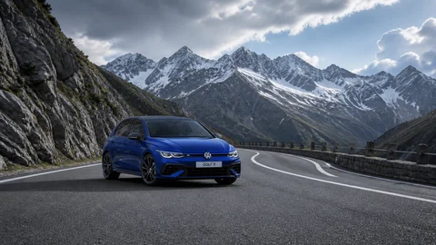 Volkswagen Golf R generated image