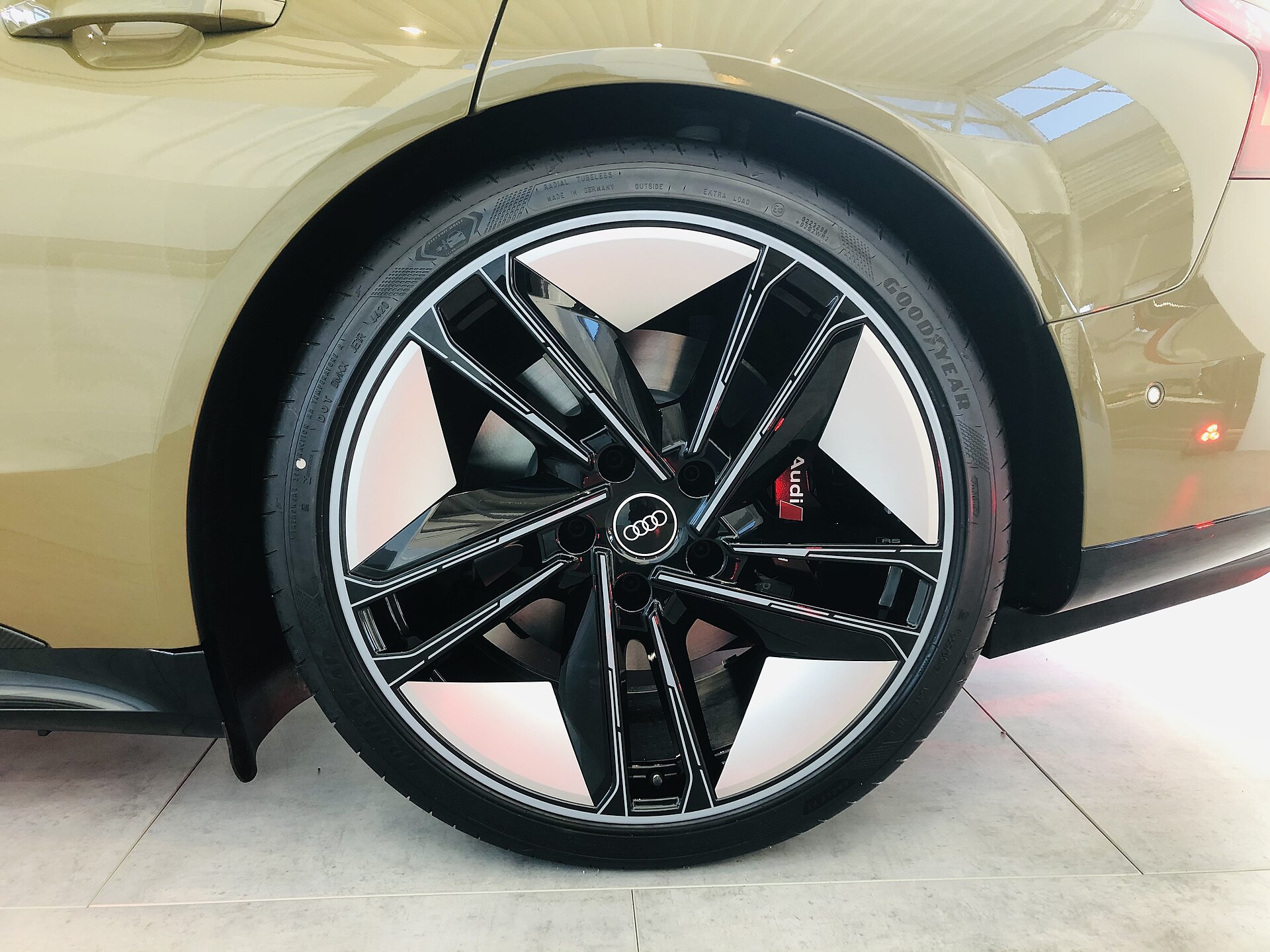 Audi RS e-tron GT Gallery image 9