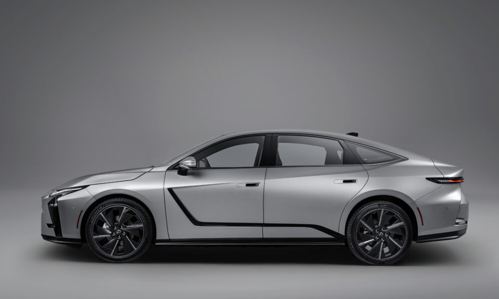 Lexus ES official image 5