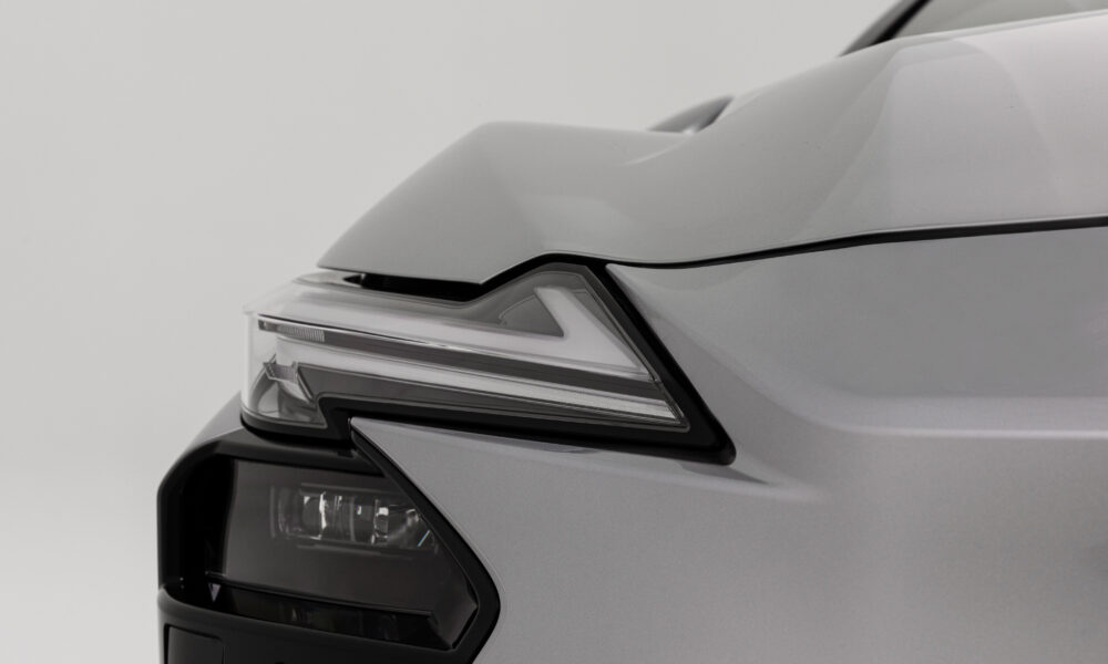 Lexus ES official image 9