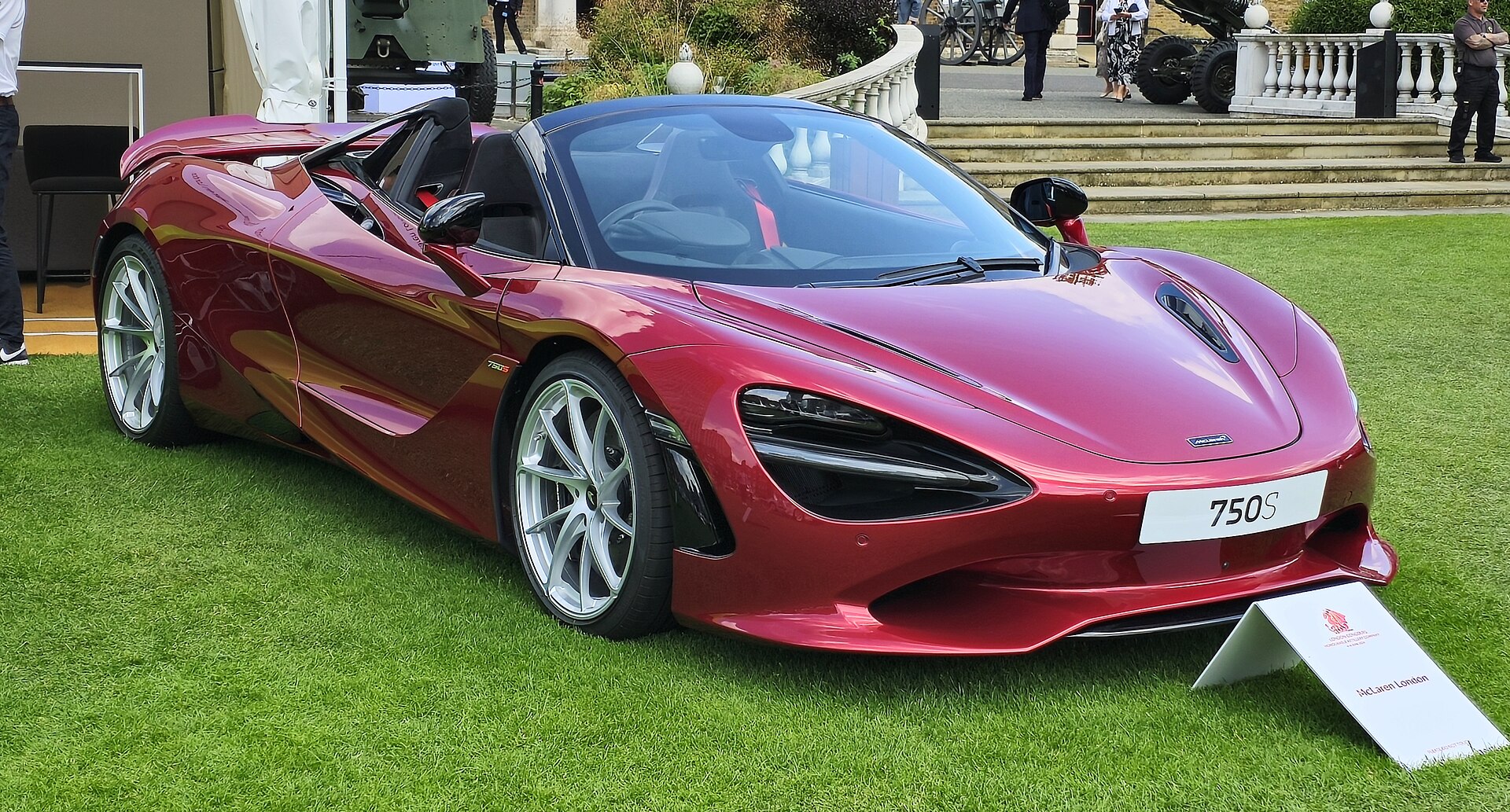 McLaren 750S Gallery image 9