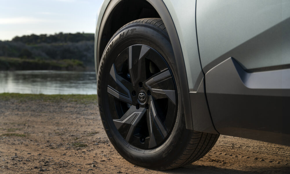 Toyota C-HR official image 8
