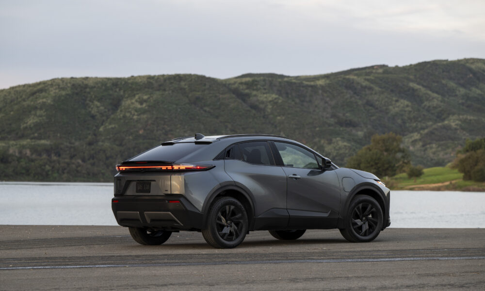 Toyota C-HR official image 11