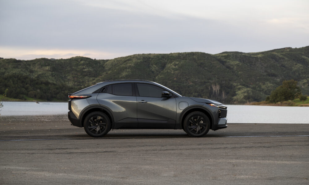 Toyota C-HR official image 12