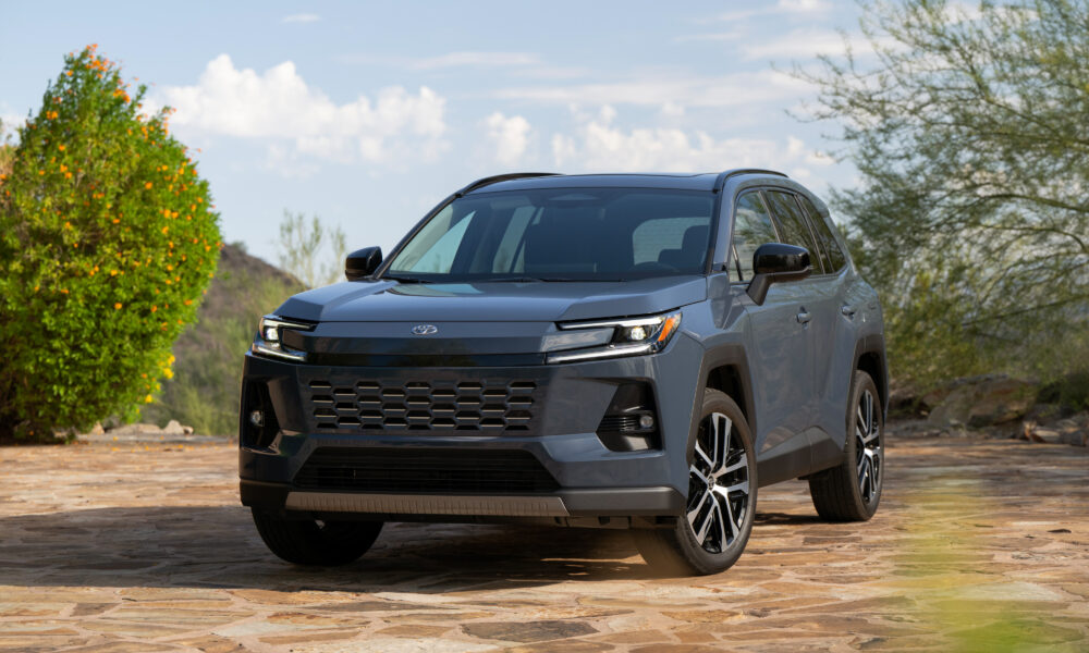 Toyota RAV4 official image 6