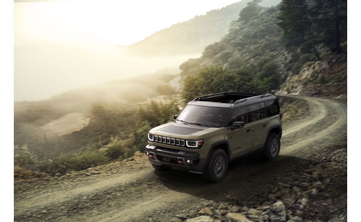 The Jeep Recon Tries to Prove an EV Can Still Feel Like a Real Jeep