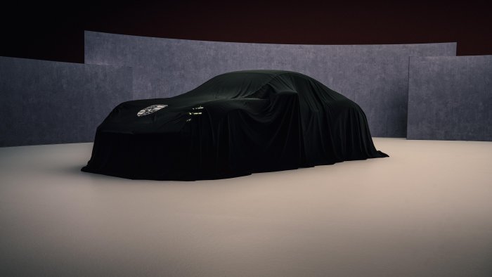 Porsche Is Still Finding Fresh Ways to Sell the 911 Fantasy