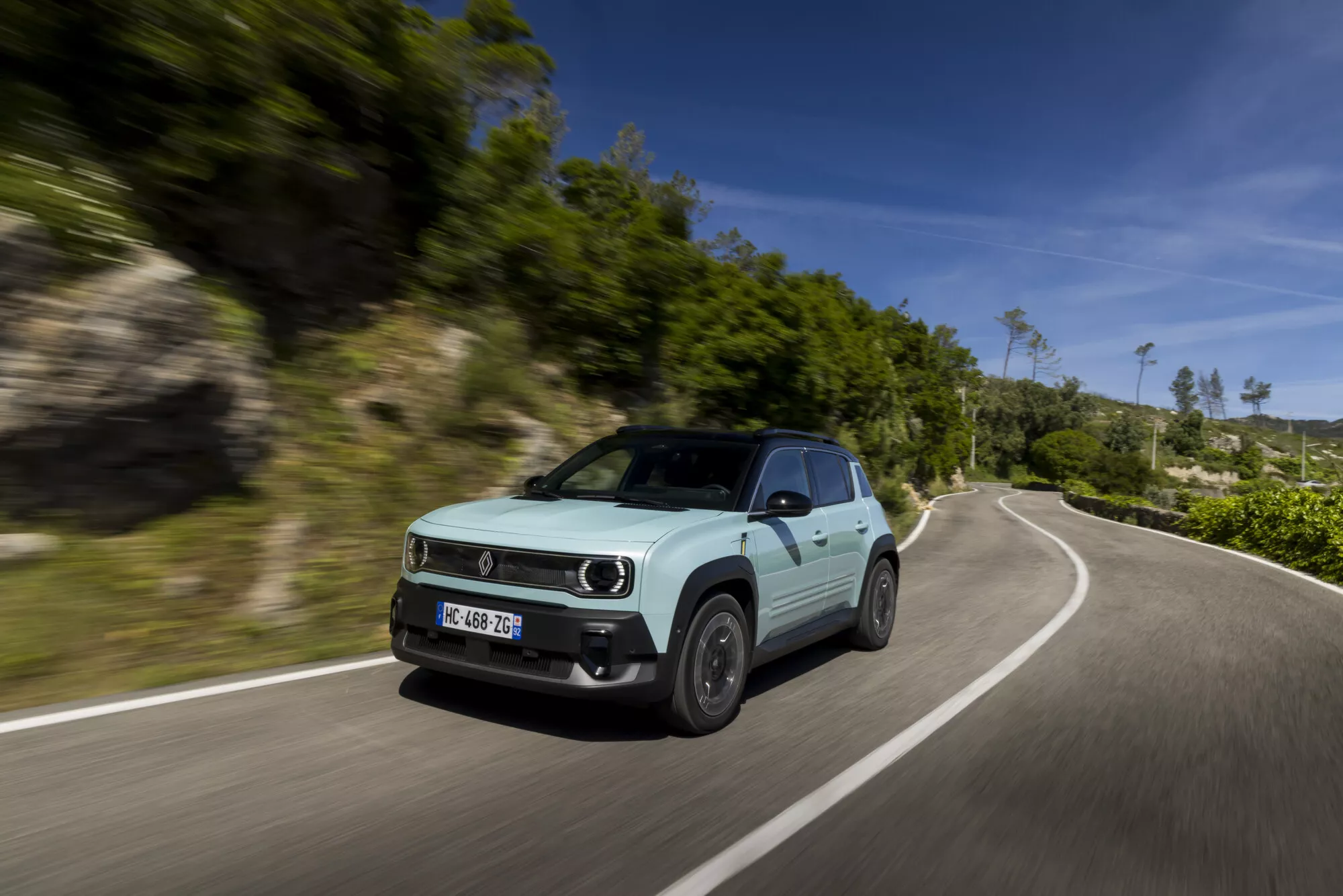 Renault 4 E-Tech Electric Looks Like the Rare Retro Revival That Actually Understands the Present