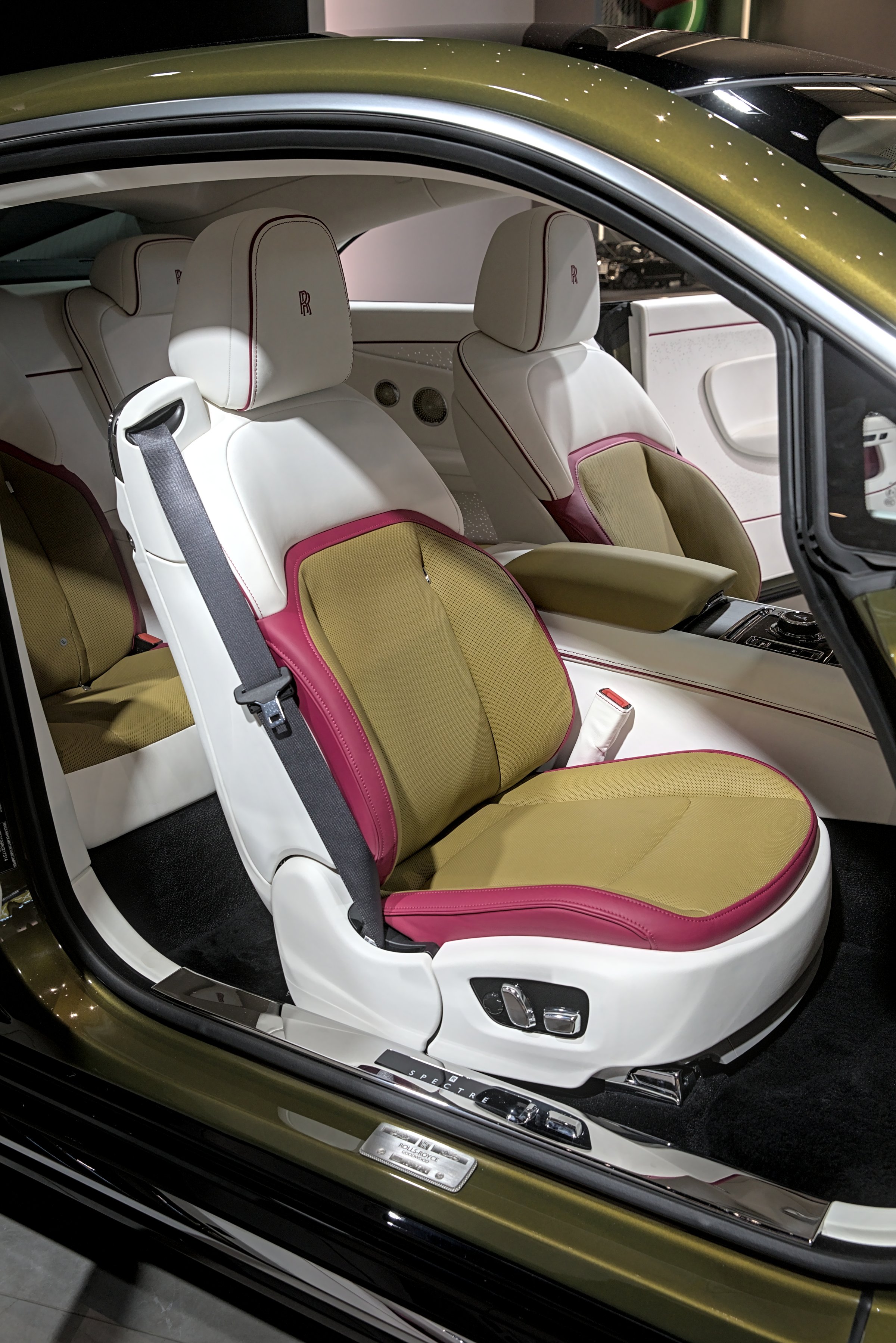 Rolls-Royce Spectre: When Electric Power Becomes True Luxury